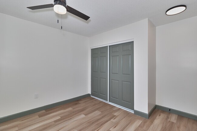 Building Photo - 508 91st Ave N