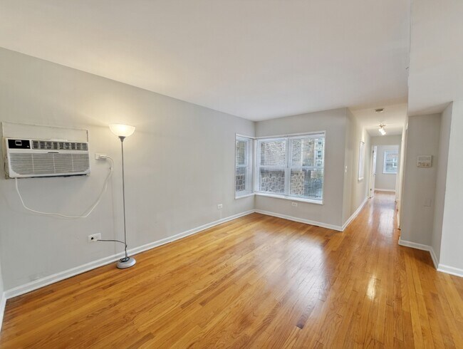 Foto del edificio - 6535 N Mozart St