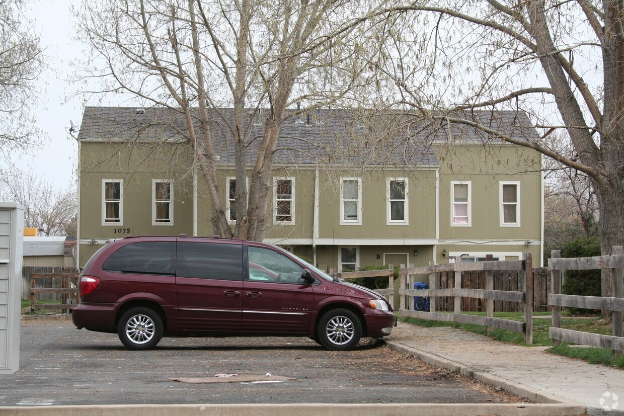 1075 Sir Galahad Dr, Lafayette, CO 80026 Apartments in Lafayette, CO