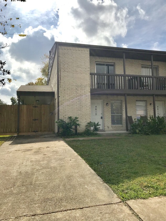 4612 Orange Cir N, Pearland, TX 77581 Townhome Rentals in Pearland TX