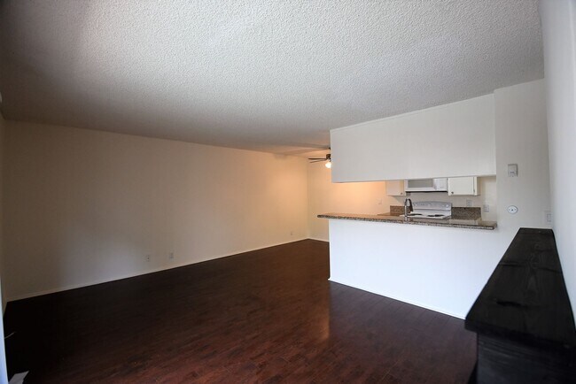 Building Photo - 12241