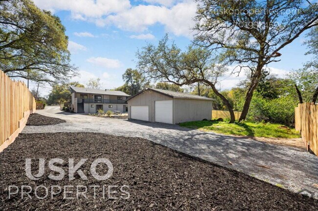 Foto del edificio - "Charming 3-Bedroom Retreat in Granite Bay...