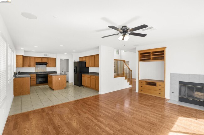 Building Photo - 32773 S Folklore Loop