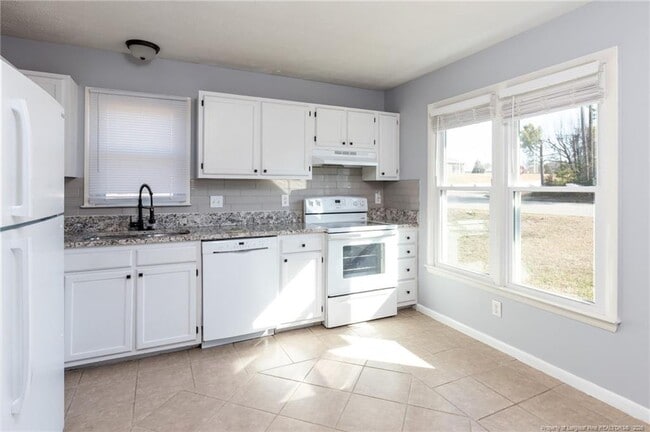 Foto del edificio - 1000 Tyler Dr