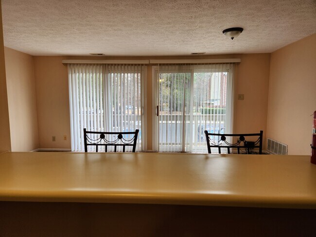 Foto del edificio - 65 Sweetfern Ct