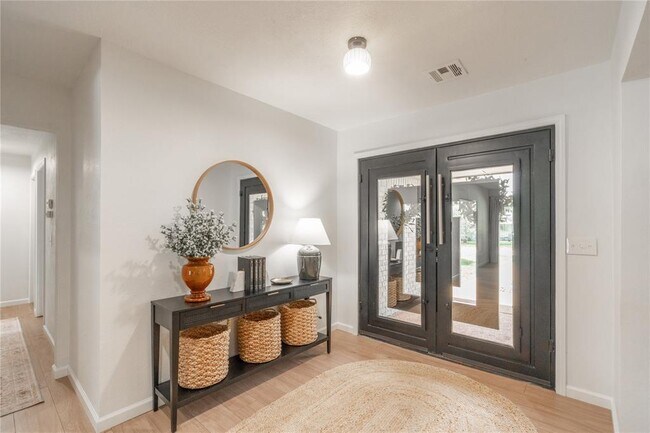 Foto del edificio - 12824 Cedar Springs Rd