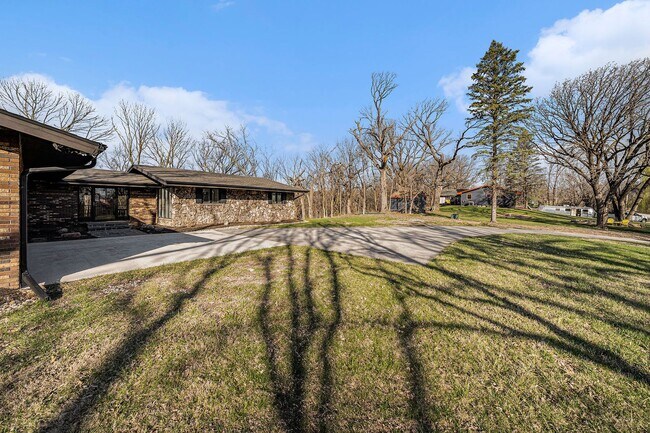 Building Photo - Beautiful Home in Ponca Hills