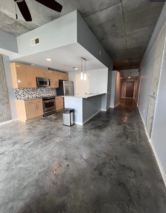 Building Photo - 335 W Ponce de Leon Ave