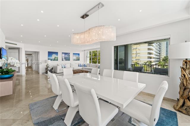 Building Photo - 5640 Collins Ave