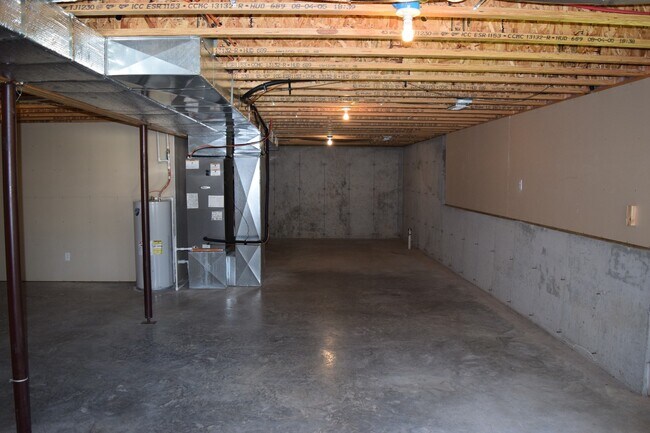 Building Photo - Available November 5, 2024! Call Watson & ...