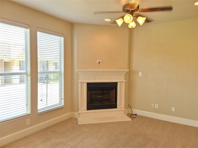 Building Photo - 2620 Villa Di Lago Dr