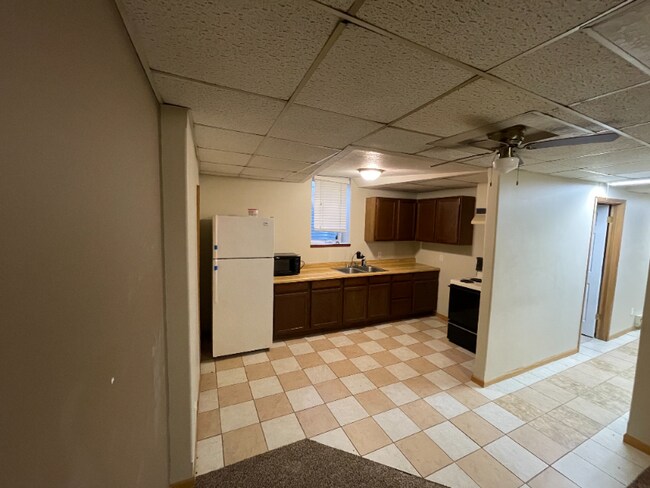 Building Photo - 415 Horace Ave N