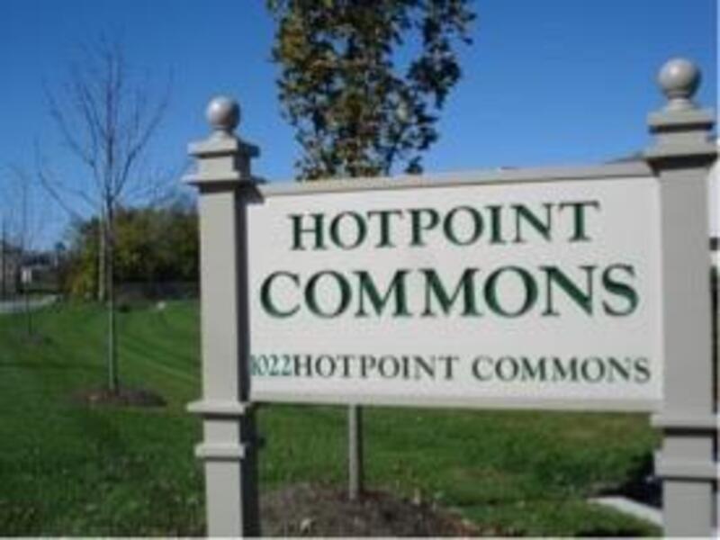 Primary Photo - 1002 Hot Point Commons