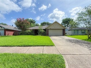 Building Photo - 15815 Pilgrim Hall Dr