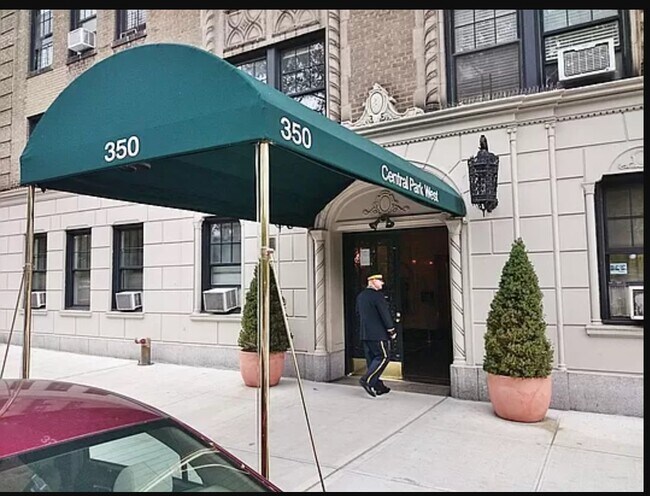 Building Photo - 350 Central Park West