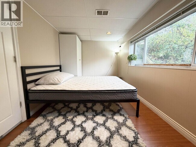 Photo du bâtiment - 48xx McKee Pl