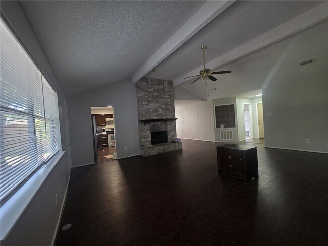 Foto del edificio - 23322 Dew Wood Ln