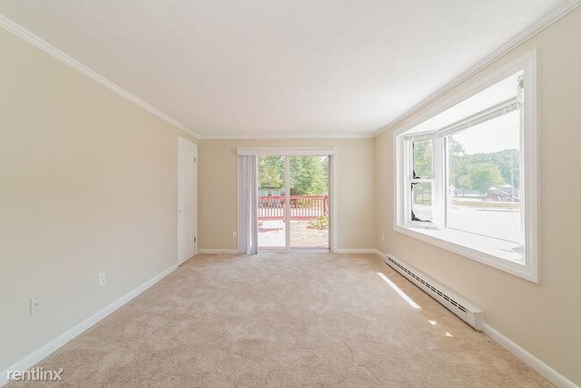 Building Photo - 3 br, 1 bath House - 8600 ELM AVE