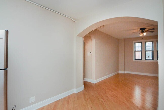 Foto del edificio - 899 Green Bay Rd