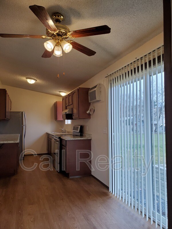 Foto del edificio - 14727 E 4th Ave
