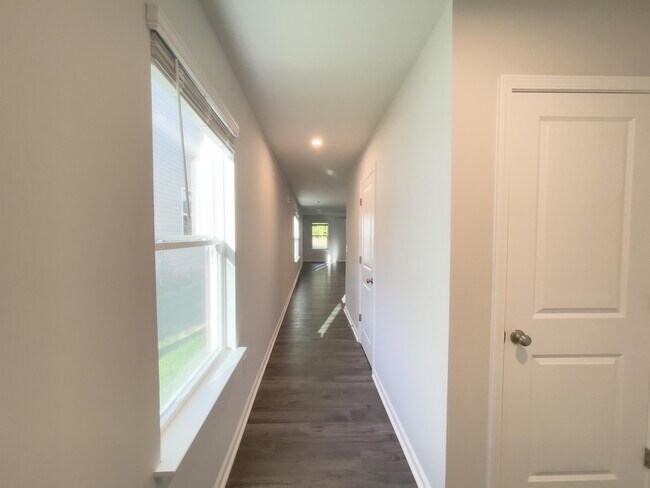 Building Photo - 211 Boneset Dr