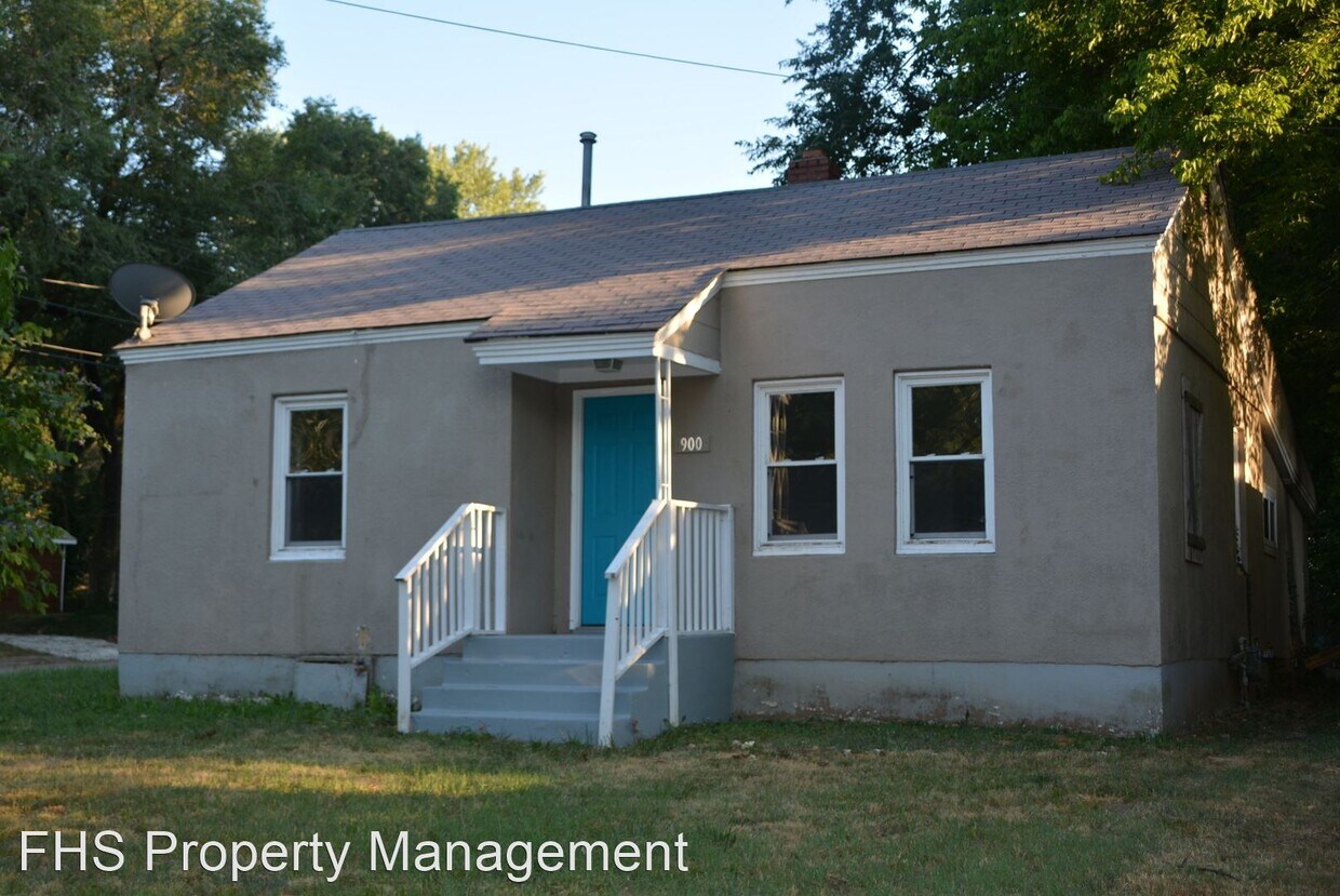 Primary Photo - 3 br, 1 bath House - 900 W Minota Street