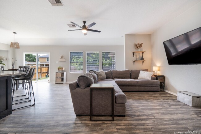 Building Photo - 6706 Tezel Oaks