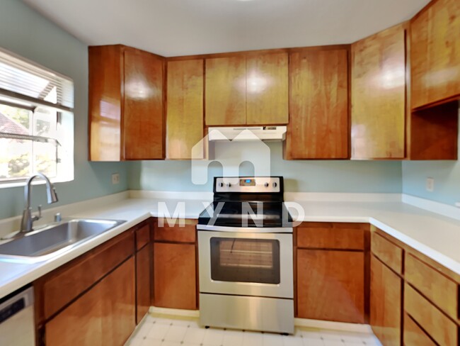 Building Photo - 4260 Adeline St