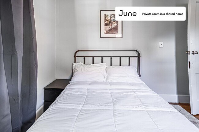 Building Photo - Room in Shared 6 bed/3 bath home in Brookland