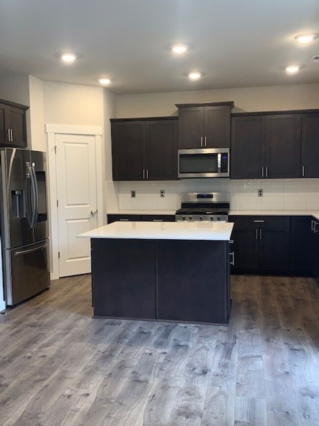 Foto del edificio - 5 Bed 3 Bath Home in Lake Stevens SD -  Av...