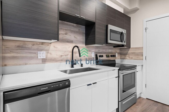 Building Photo - 2 Bed 2 Bath Single-family House Available for Rent!