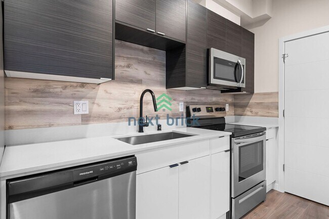 Foto del edificio - 2 Bed 2 Bath Single-family House Available for Rent!