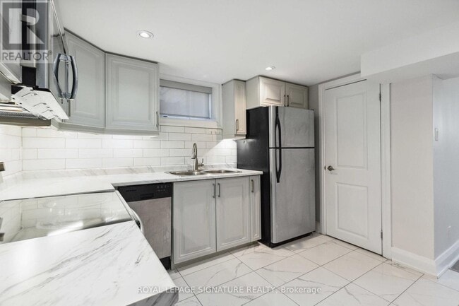 Building Photo - 78 Sloane Ave