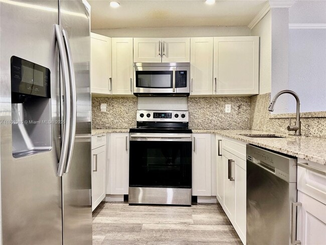 Photo - 15430 SW 82nd Ln Apartment