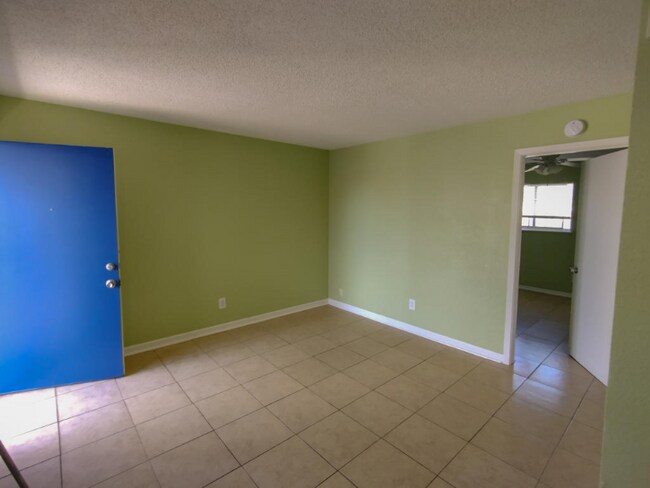 Building Photo - 1206 Bundrant Dr