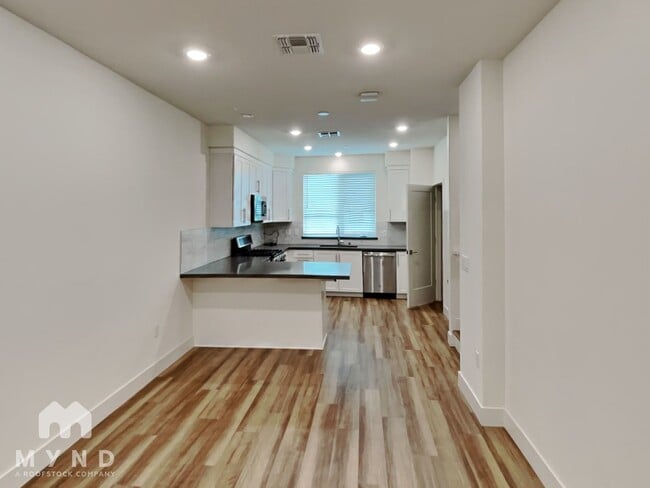 Building Photo - 4080 Linden St