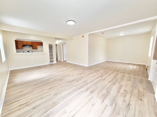 Building Photo - 138 W 93rd St