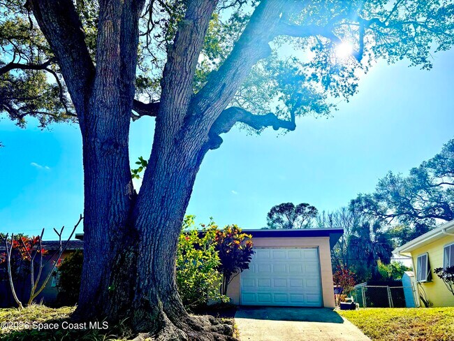 Foto del edificio - 19 Orange Ave