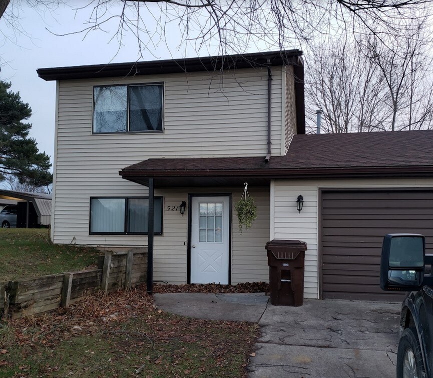 Primary Photo - 521 N Scott St
