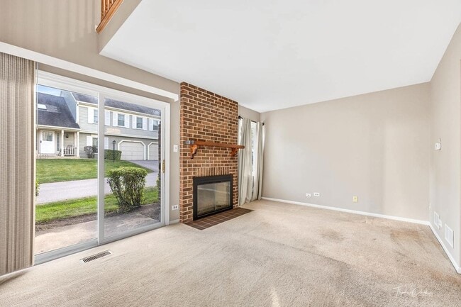 Building Photo - 2674 College Hill Cir