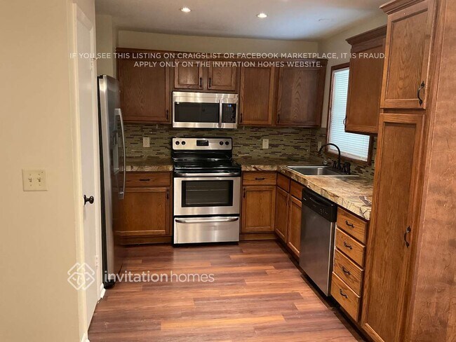 Foto del edificio - 8 Caswell Dr