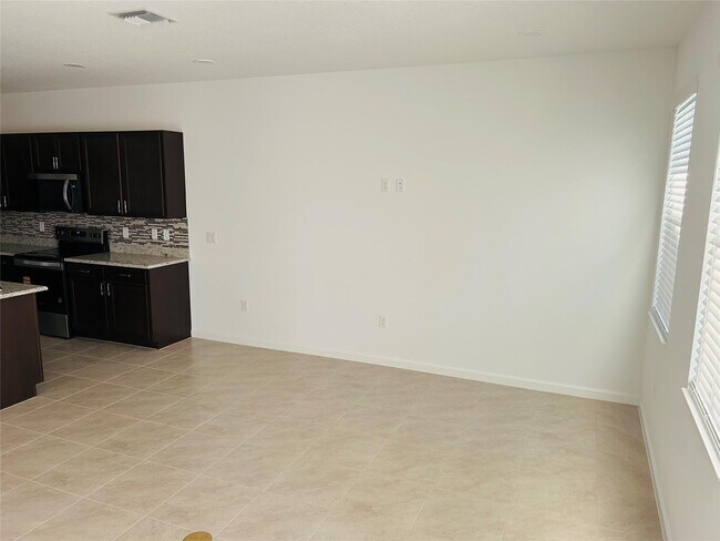 Foto del edificio - 4292 Longwood Lake Sq