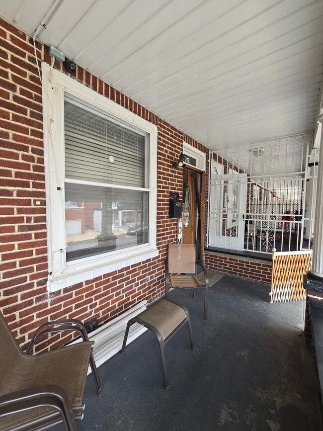 Building Photo - 1251 N 11th St