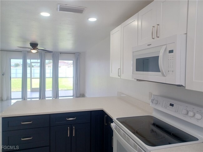 Building Photo - 1102 SW 15th Terrace