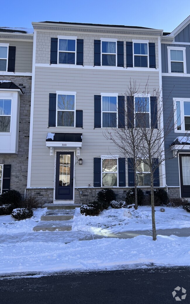 Building Photo - 3010 Mahican Cir