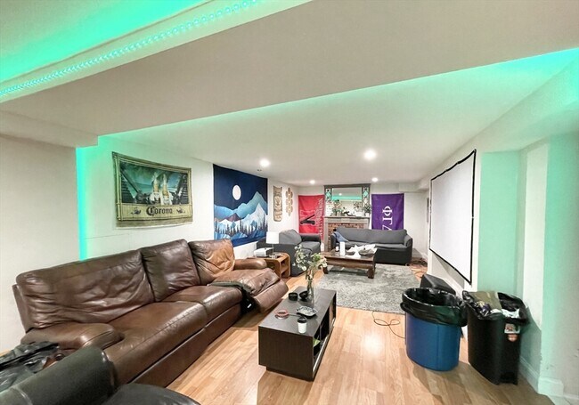 Foto del edificio - 22 Parker Hill Ave