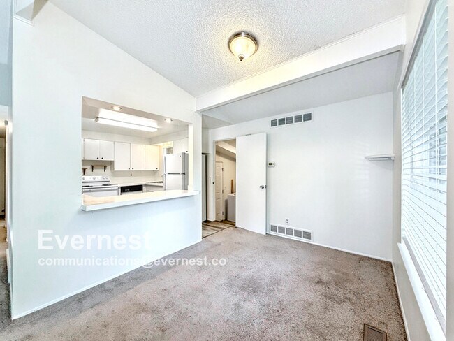 Foto del edificio - 820 NE 120th St