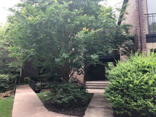 Foto del edificio - 116 Harding Pl