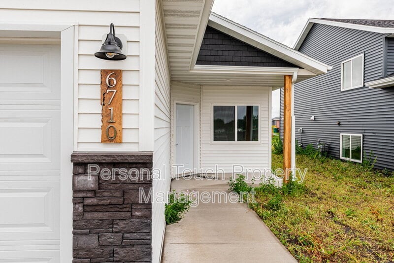 Primary Photo - 6710 68th St S