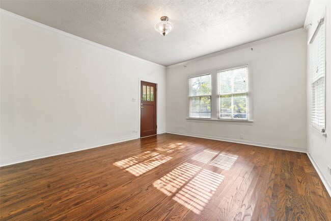 Building Photo - 1317 Ashland St
